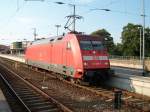 Feierabend fr 101 095 am 31.Juli 2010 in Stralsund als Sie den EC 378 Wien-Binz an 115 509 bergab.