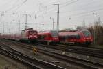 112 108-6( Genau Ihre Richtung )mit RE 4356 von Lutherstadt Wittenberg nach Rostock Hbf bei der Einfahrt um 13:28 Uhr im Rostocker neben an waren 429 027-6 und 442 337-2 abgestellt.13.11.2015 