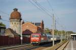 120 148-2 mit dem IC 1925 von Berlin Sdkreuz nach Kln Hbf in Rathenow.