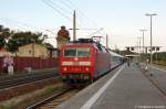 120 159-9 mit dem IC 2802 fr ICE 1172 von Darmstadt Hbf nach Berlin Sdkreuz, musste wegen einer berprfung am Zug in Rathenow halten.