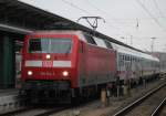 120 124-3 mit IC 2409(Rostock-Dsseldorf)kurz vor der Ausfahrt im Rostocker Hbf.14.12.2014