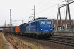 EGP 140 649-5 brachte einen Containerzug zum Hamburger Hafen und kam am Umspannwerk Dradenau vorbei am 15.12.2016.