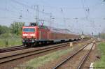 143 305-1 mit dem Baumblten-Express (RE 28954) nach Werder(Havel) in Priort.