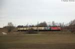 RBH 130 (143 273-1) & RBH 122 (143 950-4) mit einem leeren Hackschnitzelzug in Stendal(Wahrburg) und fuhren in Richtung Güterbahnhof weiter.