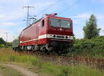 243 005-6 mit SDZ von Leipzig Hbf nach Stralsund in der Güterumgehung unweit vom Rostocker Hbf.30.07.2022