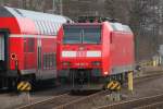 146 102-9 stand ganz alleine ohne Wagen im Vorfeld des Bremer Hbf.10.03.2012