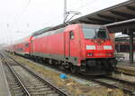 146 270 stand am Mittag des 21.02.2025 mit RE 4310 von Rostock Hbf nach Hamburg im Rostocker Hbf.