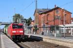 152 067-5 mit einen Containerzug für den Hamburger Hafen.