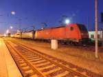 Abgestellte Loks auf dem Bahnhof Wismar am Abend des 6.1.2016