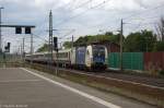 ES 64 U2 - 068 (182 568-6) MRCE Dispolok GmbH für WLC - Wiener Lokalbahnen Cargo GmbH mit dem zweiten Borussia Dortmund DFB-Pokalsonderzug (MSM 1824) von Dortmund Signal-Iduna-Park nach Berlin