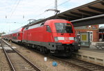 Der Neue im Rostocker Stier-Stall:182 009-1 mit RE4310 von Rostock Hbf nach Hamburg Hbf kurz vor der Ausfahrt im Rostocker Hbf.19.08.2016 