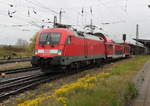 182 009-1 mit RE 4310(Rostock-Hamburg)bei der Ausfahrt im Rostocker Hbf.05.05.2017