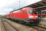 182 007(Agent 007)mit RE 4310 von Rostock Hbf nach Hamburg Hbf kurz vor der Ausfahrt im Rostocker Hbf.04.08.2017