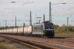 Die MRCE 185 556-8 fuhr am 14.10.2011 fr CTL Logistik und kommt hier Gerade aus Bremen und Durchfhrt den Bahnhof Buchholz(Nordheide) um auf die Gterumgeung zu Fahren in richtung Maschen.