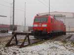 185 189-8 abgestellt,am 24.Januar 2016,im Bh Rostock Seehafen.