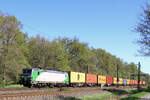 193 285-4 SETG mit einen Containerzug am Haken. Tostedt - Dreihausen den 26.04 2025.