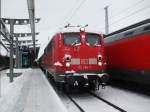 110 284-7 mit IC1809 von Rostock Hbf Richtung Kln Hbf.kurz vor der Ausfahrt im Rostocker Hbf(17.01.10)