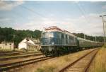 Strtebekersonderzug mit E18 047 in Lietzow.Mittlerweile fhrt der Zug jeden Sommer einmal nach Rgen,in diesem Jahr wird E18 047 am 25.Juni 2011 wieder nach Rgen kommen.