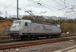 Die ehemalige Schweizerin, ex SBB Cargo 481 002-4, ex MThB Re 486 652-1....
Die RHC 145 084-0 (91 80 6145 084-0 D-RHC) der RheinCargo GmbH & Co. KG (Neuss) fährt am 15.04.2021 als Tfzf (Triebfahrzeugfahrt) bzw. Lz (Lokzug) durch Betzdorf (Sieg) in Richtung Köln.

LEBENSLAUF der Lok
Neben den Loks der BR 145 der DB wurden damals auch sechs baugleiche Loks durch die Schweizer Privatbahn MThB als Re 486 bei ADtranz bestellt. So wurde diese Lok 2000 von ADtranz (ABB Daimler-Benz Transportation GmbH) in Kassel unter der Fabriknummer 33375 gebaut und an die MThB (Mittelthurgaubahn AG) als Re 486 652-1 geliefert. Bedingt durch die Liquidierung der MThB wurde die Lok an die SBB Cargo verkauft und als SBBC Re 481 002-4 umgezeichnet. 

2005 wurde sie dann, wie weitere Re 481er, an die MRCE verkauf und vorerst als 481 002-4 geführt. Im Jahr 2007 bekam sie dann die NVR-Nummer  91 80 6145 084-0 D-DISPO und wurde nun auch als 145 084-4 bei der MRCE Dispolok geführt. Unteranderem war sie auch an die DB Schenker (heute DB Cargo) vermietet, so konnte ich sie auch 2014 ablichten. Zum 01. Oktober  2015 wurde die Lok an die RheinCargo GmbH & Co. KG verkauft.
