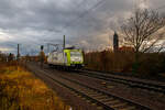 Die Schweiz taugliche185 542-8 (91 80 6185 542-8 D-ITL) der CAPTRAIN Deutschland GmbH / ITL Eisenbahngesellschaft mbH fährt am Nachmittag des 07.12.2022 als Lz (Lokzug/Triebfahrzeugfahrt) durch