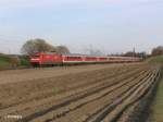 101 051-1 schiebt RE4039 Ingolstadt - Mnchen bei Fahlenbach.