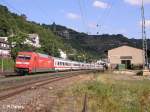 101 125-3 durchfhrt Bacharach mit den IC 2116 Stuttgart-Stralsund.