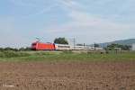 Nachschuss auf 101 090-9 die gleich mit ihrem IC 1296 Heidelberg - Frankfurt/Main HBF in Weinheim (Bergstrasse) einfährt.