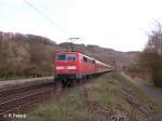 111 225-9 schiebt eien RB nach Wrzburg durchs Maintal bei Gambach.