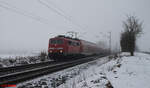 111 187-1 zieht bei Pölling den RE50 München - Regensburg - Nürnberg.