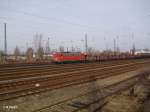 140 501 mit leeren Autotransportzug in Leipzig Schnefeld.