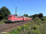 140 651-1 zieht ein BMW-Zug durch Undorf in Richtung Nrnberg.