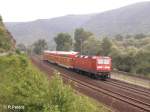 143 263-2 schiebt bei Bacharach eine RB koblenz. 26.07.08