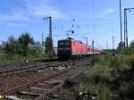 143 888-6 verlsst Regensburg mit der RB 32117 Plattling geschoben.