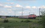 Nachschuss auf 143 045 die ihre S2 39655 Roth - Altdorf bei Nürnberg durch die Kurve zwischen Winkelhaid und Ludersheim schiebt.