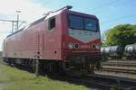 SRLS 143 020 sonnt sich am 26 April 2025 in Bad Bentheim und wird dort von 5 Fotografen auf dsen Chip gesetzt.