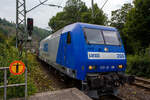 Die RBH 206 / 145-CL-206 / 145 102-0 (91 80 6145 102-0 D-RBH) der RBH Logistics GmbH, Gladbeck, ex RBH - RAG Bahn and Hafen GmbH, fährt am 28 Juli 2025 mit einem offenen Warmband-Coilzug durch den Bahnhof Kirchen/Sieg in Richtung Siegen.

Die TRAXX F140 AC wurde 2001 von ADtranz (ABB Daimler-Benz Transportation GmbH) / Bombardier Transportation in Kassel unter Fabriknummern 33850 gebaut.