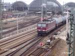 180 006 durchfhrt Dresden HBF mit ein gemischten Gterzug.