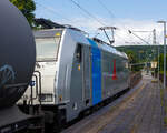 Die an die VTG-Tochter Retrack Germany GmbH (Hamburg) vermietete Railpool 186 538-5  Mikkel  (91 80 6186 538-5 D-Rpool) fährt am 22 Mai 2025 mit einem Kesselwagenzug durch Kirchen an der Sieg in Richtung Siegen. Laut Gefahrgut-Warntafel ist das Ladegut ist Ethanol (Ethylalkohol) umgangssprachlich auch Alkohol/Spiritus genannt. 

Die Bombardier TRAXX F140 MS(2E) wurde 2020 von Bombardier in Kassel unter der Fabriknummer 35653 gebaut und an die Railpool ausgeliefert. Die Multisystemlokomotive hat die Zulassungen bzw. besitzt die Länderpakete für Deutschland, Österreich, Polen, Tschechien, Slowakei, Ungarn und die Niederlande (D/A/PL/CZ/SK/H/NL).

