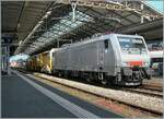 Ich staunte nicht schlecht, als die erneut die akiem 64 F4 082 (91 80 189 982-2 D-AKIIEM) in Lausanne zu sehen bekam. Die Lok wartet einer Gleisbaumaschine auf die baldige Weiterfahrt in Richtung Vevey. Seit der Übernahme der  Novelis -Züge durch DB 185 sind die ohnehin raren Einsätze der BR 189 in der Gegend von Lausanne sehr selten geworden, so dass diese aktiem 64 F4 082 (91 80 189 982-2 D-AKIIEM) ein nicht alltägliches Motiv darstellt. 24. Mai 2025