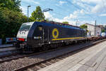 Die E 189-285 bzw. ES 64 F4 - 285 / LZB 189 285-0 (91 80 6189 285-0 D-DISPO Class 189 - VK) der BRCE - Beacon Rail Capital Europe GmbH (München), ex MRCE Dispolok, fährt am 30 Juli 2025 mit einem KLV-Zug durch den Bahnhof Kirchen/Sieg in Richtung Köln. Hier hatte sie kurz Hp 0 Halt. 

Die Siemens EuroSprinter wurde 2009 von Siemens in München unter der Fabriknummer 21631 gebaut. Diese Lok hat Zulassung für Deutschland, Österreich, die Niederlande und (neuerdings) Rumänien. Die Lok wurde an die MRCE Dispolok GmbH in München ausgeliefert, seit September 2023 hat die Beacon Rail Metro Finance B.V. die Mitsui Rail Capital Europe B.V. (Amsterdam) und somit auch die Mitsui Rail Capital Europe GmbH im München übernommen, so firmiert sie nun als Beacon Rail Capital Europe GmbH, München (BRCE / DISPO).

Die BR 189 (Siemens ES64F4) hat eine Vier-Stromsystem-Ausstattung. Sie ist in allen vier in Europa üblichen Bahnstromsystemen einsetzbar. Diese hier hat die Variante K (Class 189-VK) und besitzt die Zugbeeinflussungssysteme LZB/PZB, ETCS und ATB für den Einsatz in Deutschland, Österreich, Rumänien und den Niederlanden.

Die Stromabnehmerbestückung ist folgende: 
Pos. 1: D, A, RO, NL (AC)
Pos. 2: NL (DC)
Pos. 3: NL (DC)
Pos. 4: D, A, RO, NL (AC)

TECHNISCHE DATEN:
Spurweite: 1.435 mm (Normalspur)
Achsformel: Bo’Bo’
Länge über Puffer: 19.580 mm
Achsabstand im Drehgestell:  2.900 mm
Dienstgewicht: 87 t
Stundenleitung: 6.400 kW bei 15 kV / 25 kV AC; 6.000 kW bei 3 kV DC und 3.000 kW bis 4.200 kW bei 1,5 kV DC
Anfahrzugkraft: 300 kN
Maximale Dauerzugkraft bis 84 km/h; 270 kN
Höchstgeschwindigkeit: 140 km/h
Stromsysteme: 15 kV, 16,7 Hz AC; 25 kV, 50 Hz AC; 1,5 kV und 3 kV DC
