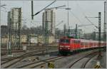 Wie gut werden auch im Fernverkehr noch Wagen eingesetzt, die Fenster zum ffnen haben und so der Versuch unternommen werden kann, Zge an sonst nicht zugngliche Stellen fotografieren zu knnen.