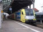 Am 05.02.2014 wartete der BoxXpress Tauri ES 64 U2-025 (182 525-6) im Hallenser Hauptbahnhof auf die Abfahrt nach Eisenach.