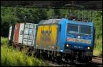 185 518 von TXL mit Containerzug am 06.07.13 in Gtzenhof