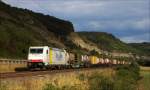 185 637 der Rurtalbahn mit Containerzug in Richtung Norden am 22.08.14 bei Karlstadt (Main)