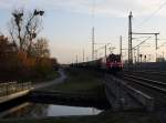 Mit einem Kesselzug zum Rbf München-Nord war 185 251-6 am 24.11.14 in München-Obermenzing unterwegs.