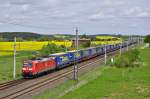 Mit dem KT 42153(Ros.Seehafen-Verona Q.E) rollt die 185 045 am 18.05.2015 durch Plaaz in Richtung Süden.