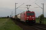 185 374-6 mit einem gemischtem Gterzug in Neuss Allerheiligen am 29.05.2010