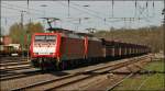 189 033 und 189 044 mit Erzzug am 09.04.11 in Duisburg Entenfang