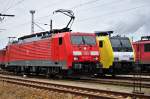 Mal ein Schnappschuss....189 057 und die 189 203 am 05.11.2012 in Rostock-Seehafen.