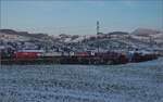 187 002 von Railpool, dahinter kalt 186 104 unterwegs Richtung Brugg noch nrdlich von Frick.